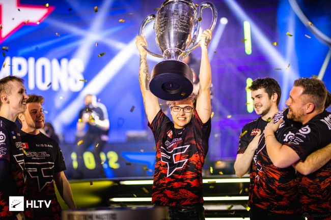 继续逆袭创造历史？ LNG Esports 在第二阶段输了三场比赛，2025赛季的战绩为1胜12负。